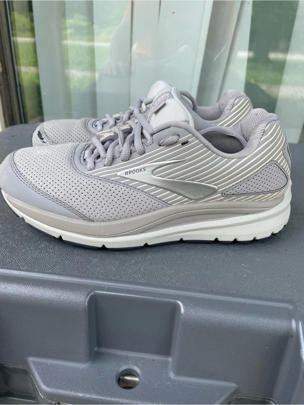Brooks Addiction women’s size 7.5